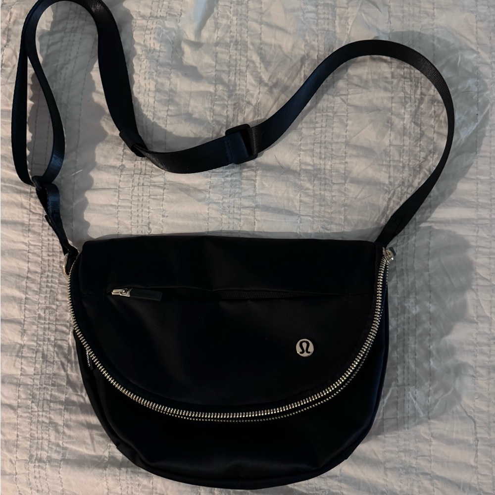 Used for like 2 hours Lululemon 5L Festival Bag